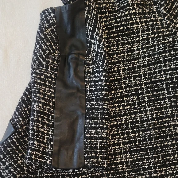 Zara trf Black and White Women's Tweed Top Size M - Picture 4 of 7